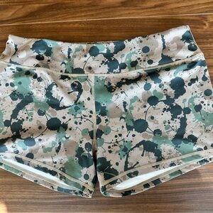 Born Primitive Camouflage Print Women's Shorts